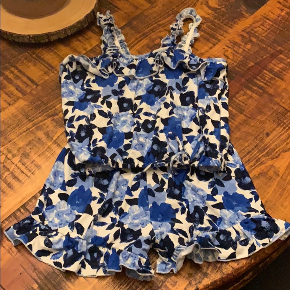 Girls floral outfit 10/12